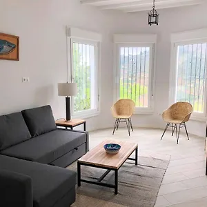 https://villa-serena-competa.es-andalucia.com